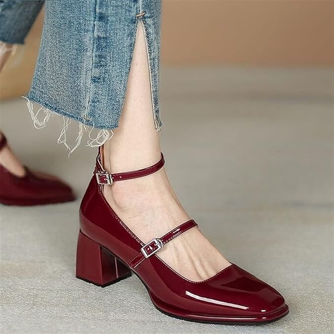 Lackierter Ballerina-Loafer mit Absatz
