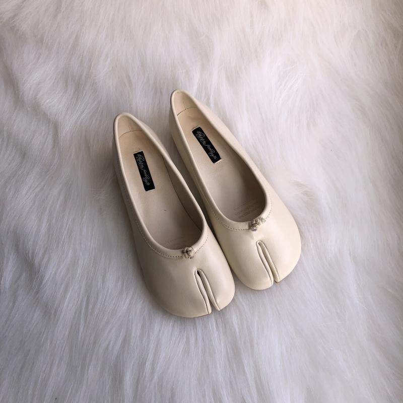 Flache Tabi-Ballerinas im Mokassin-Stil