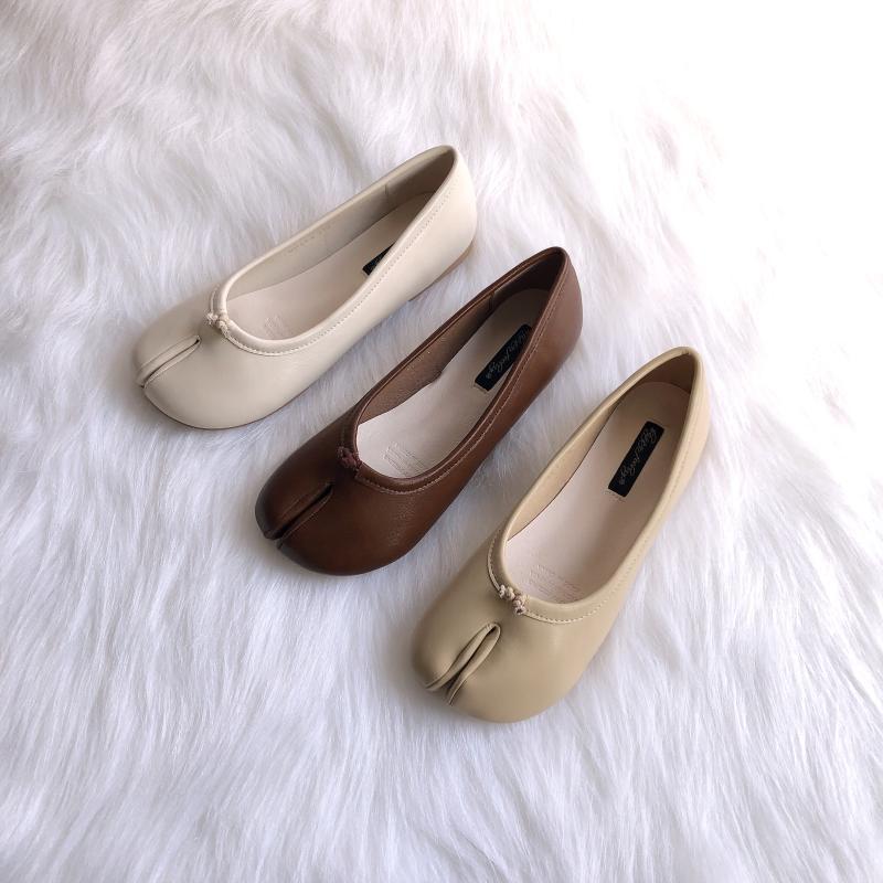 Flache Tabi-Ballerinas im Mokassin-Stil
