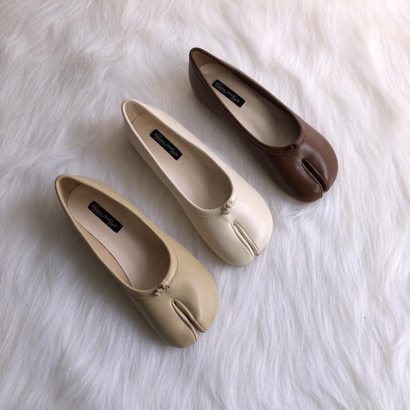 Flache Tabi-Ballerinas im Mokassin-Stil
