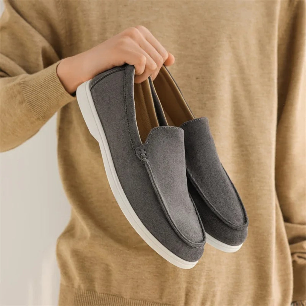 Wildleder Loafer Herren im Slip-on-Stil mit weißer Sohle