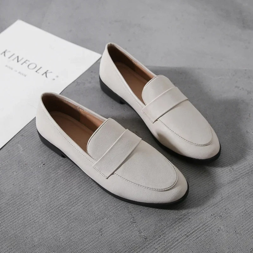 Minimalistische Loafer für Damen aus Kunstleder