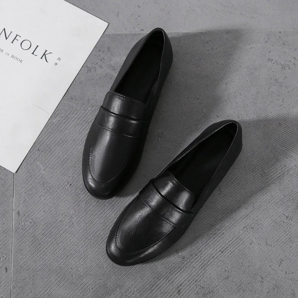 Minimalistische Loafer für Damen aus Kunstleder