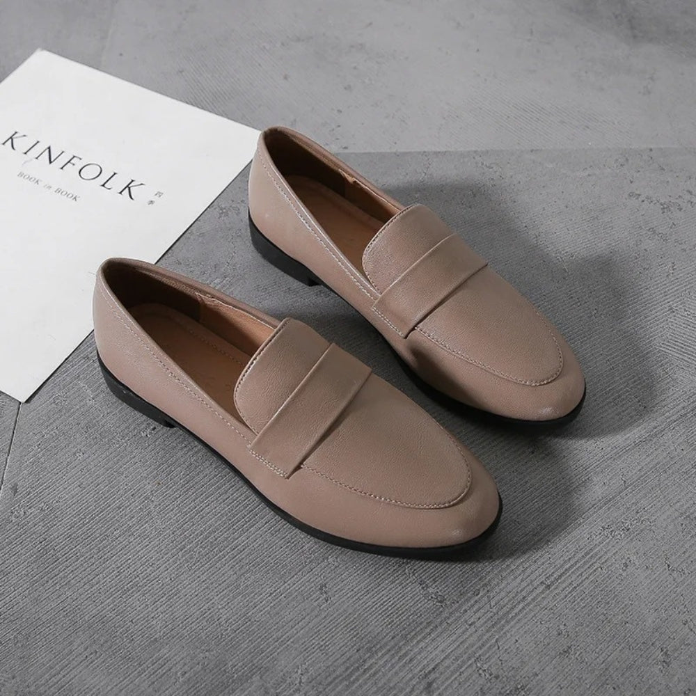 Minimalistische Loafer für Damen aus Kunstleder