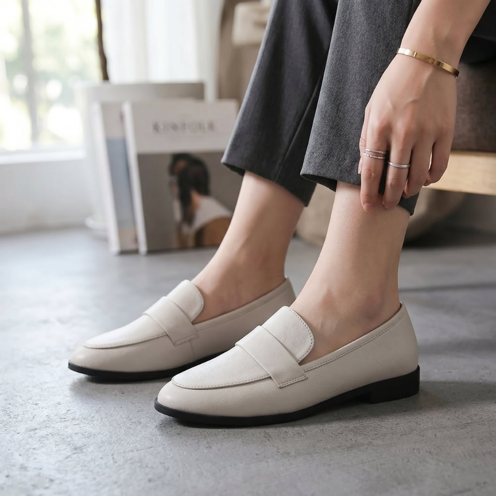 Minimalistische Loafer für Damen aus Kunstleder