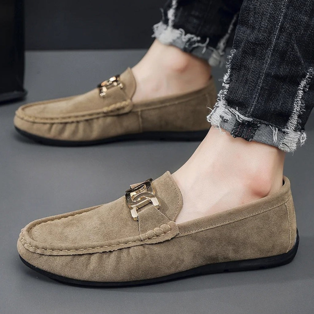 Loafer aus Kunstwildleder für Herren mit goldener Metallschnalle