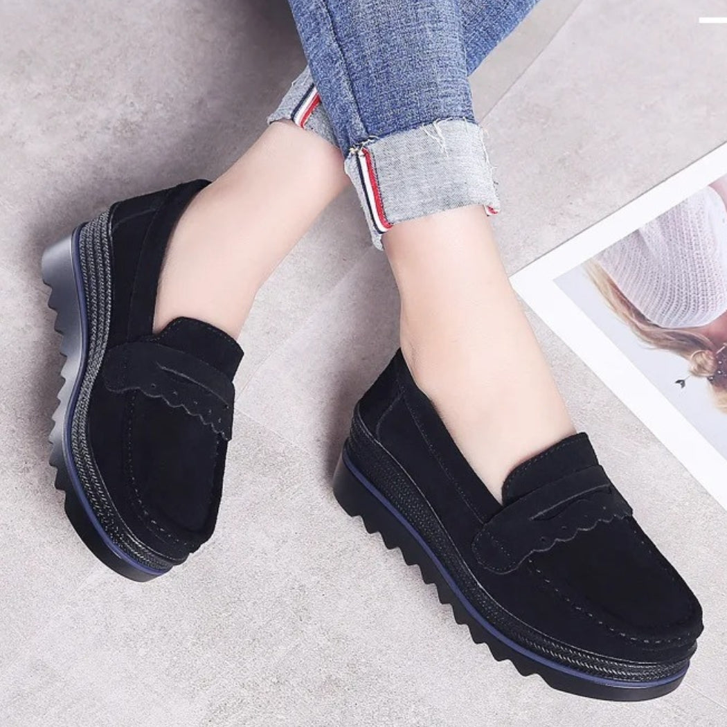 Wildleder-Loafer mit Keilsohle für Damen