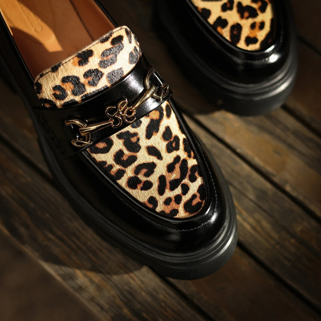 Schwarze Loafer mit Leopardenmuster und Absatz für Damen