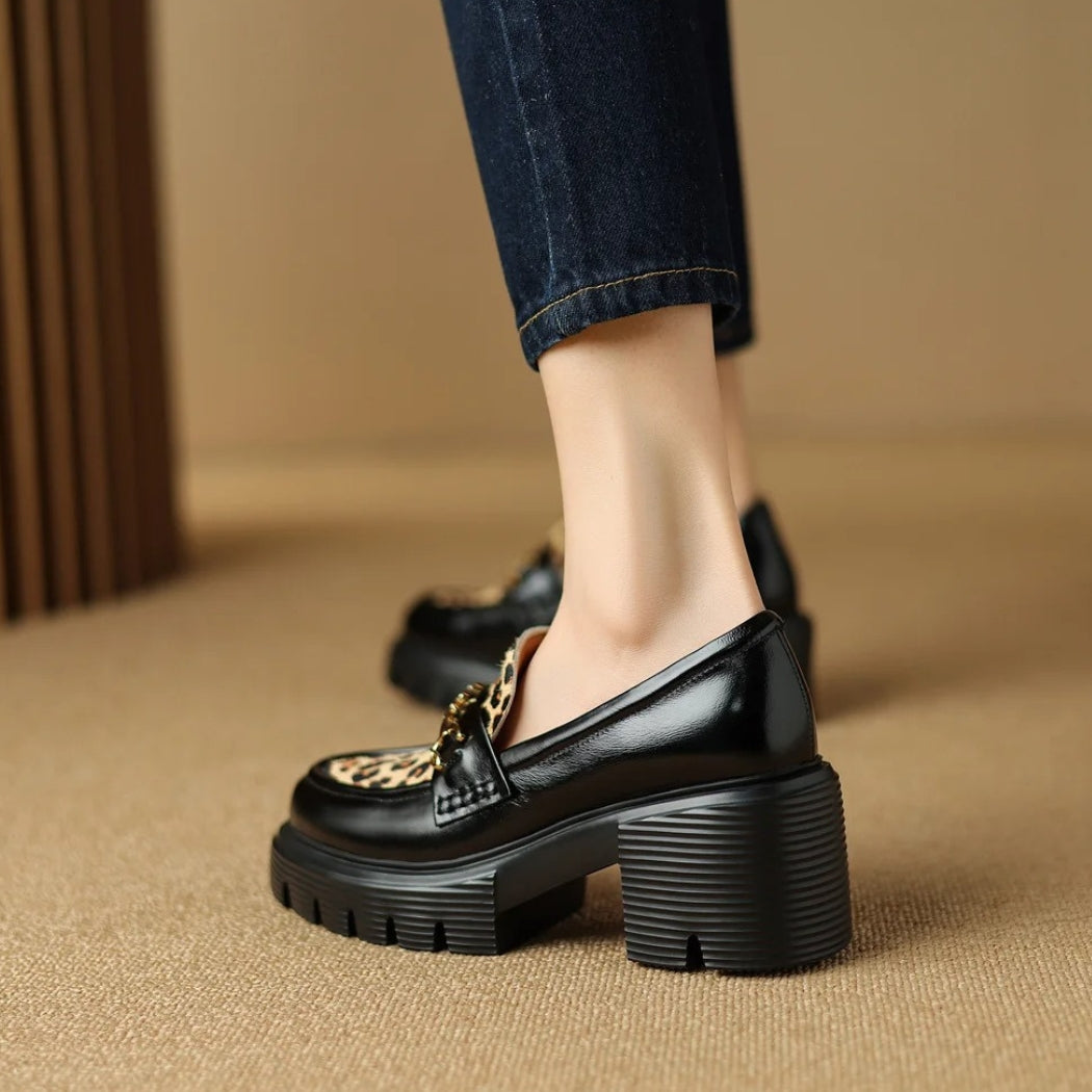 Schwarze Loafer mit Leopardenmuster und Absatz für Damen