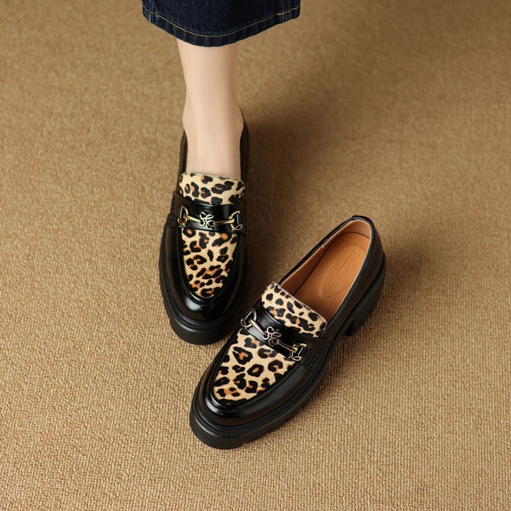 Schwarze Loafer mit Leopardenmuster und Absatz für Damen