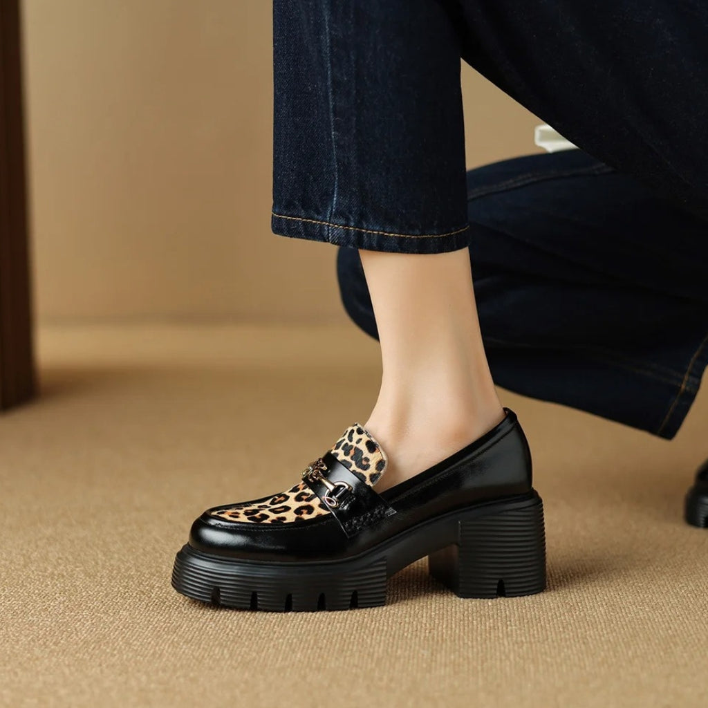 Schwarze Loafer mit Leopardenmuster und Absatz für Damen