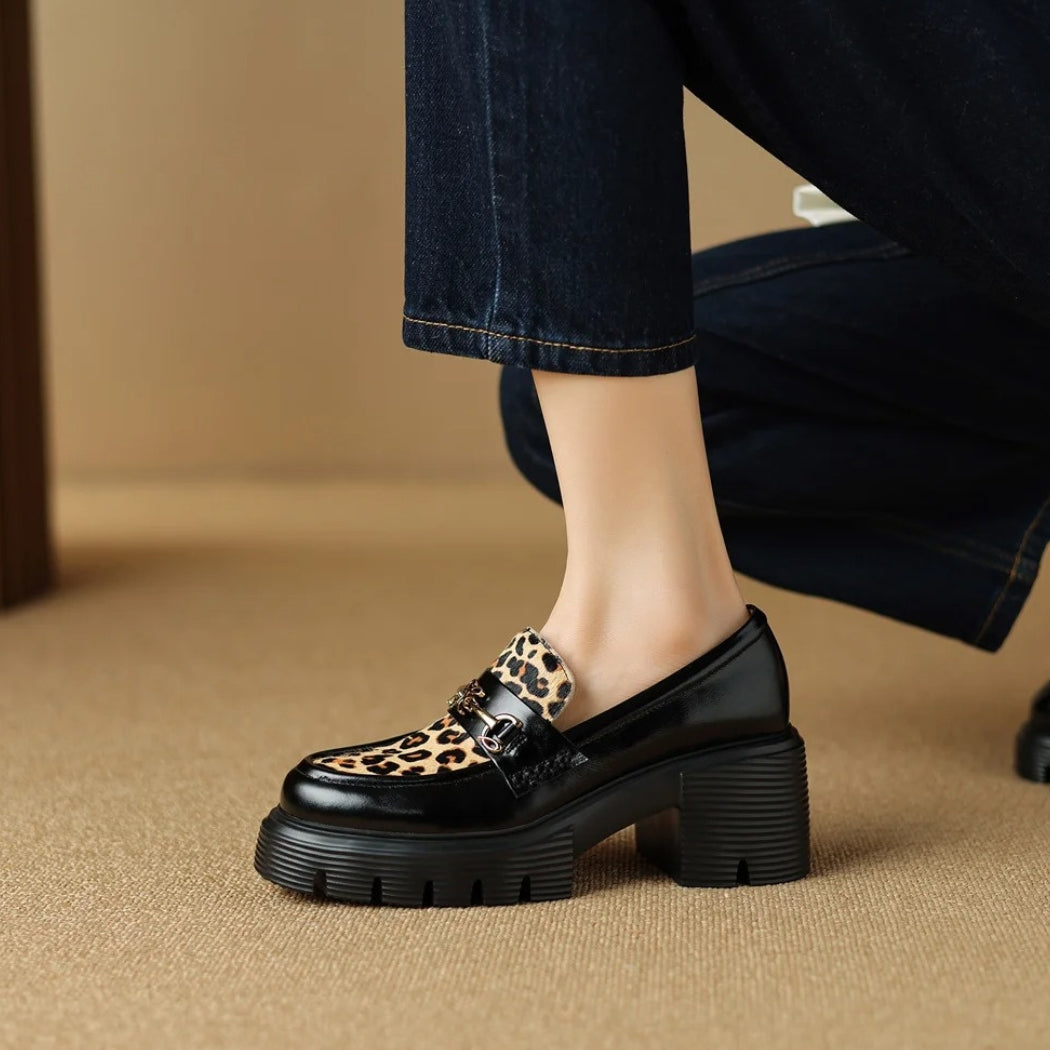 Schwarze Loafer mit Leopardenmuster und Absatz für Damen