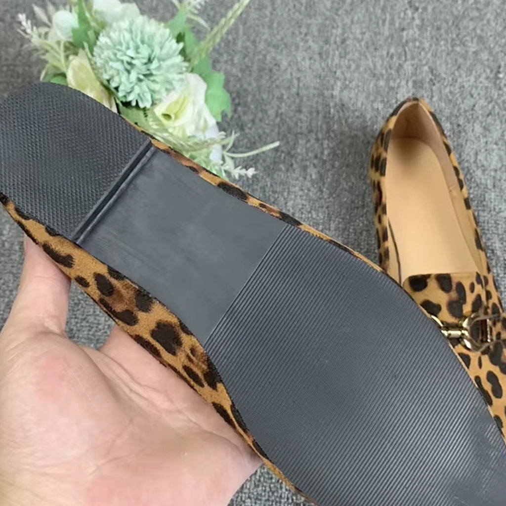 Mokassins mit Leopardenmuster und Kette für Damen