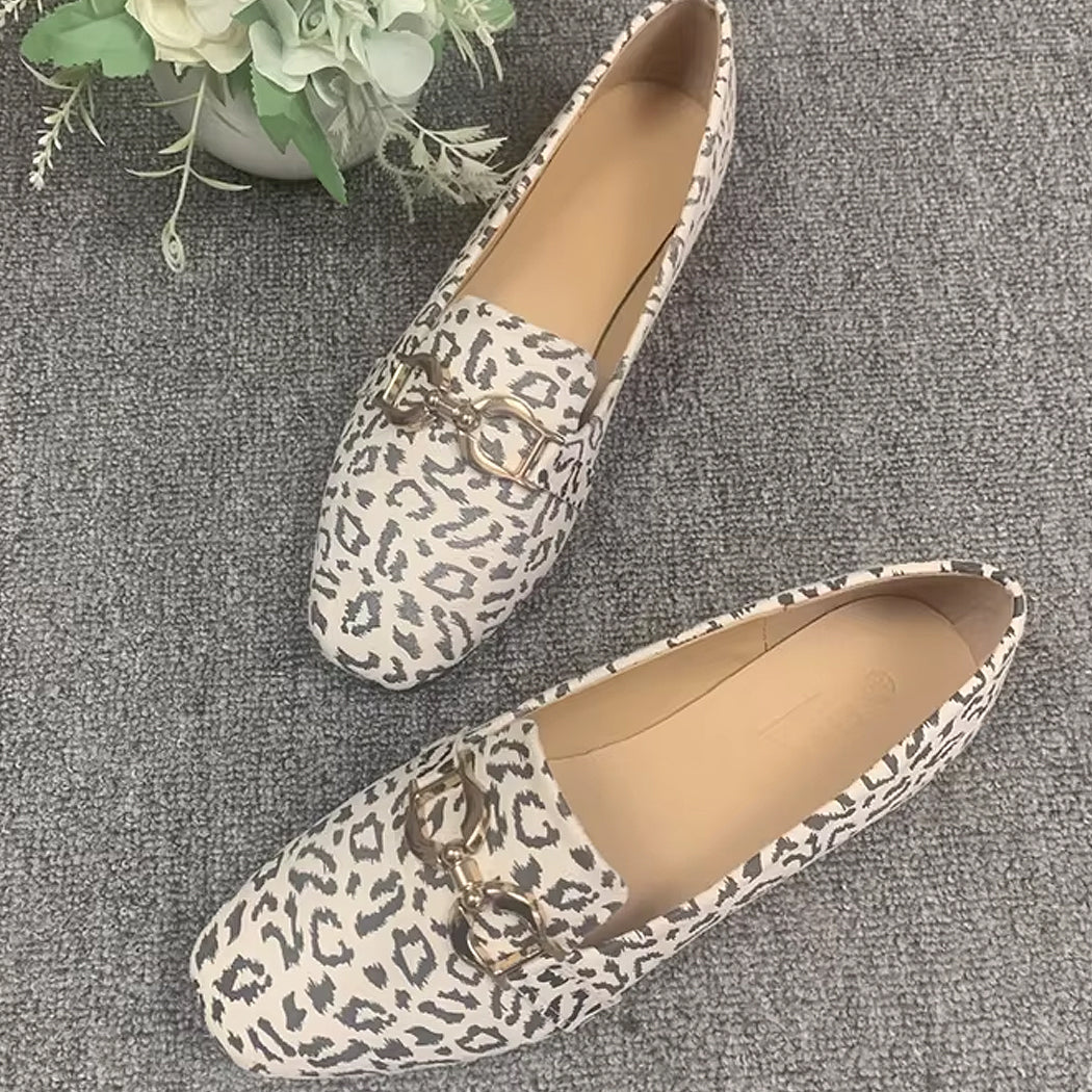 Mokassins mit Leopardenmuster und Kette für Damen