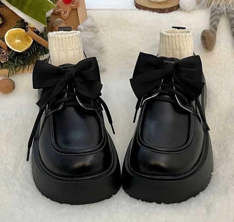 Loafer mit Schleife und dicker Sohle