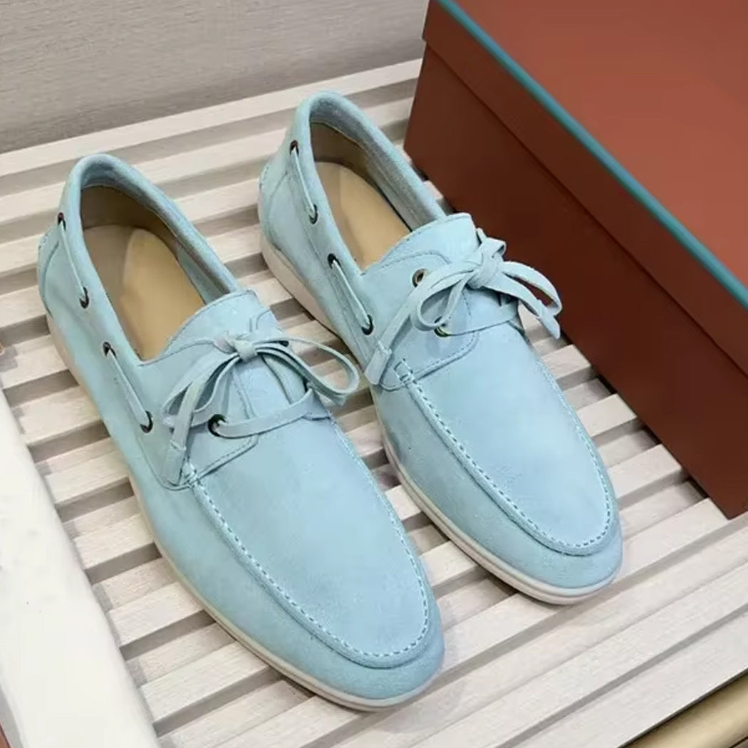 Eleganter Wildleder-Mokassin im Bootsschuh-Stil