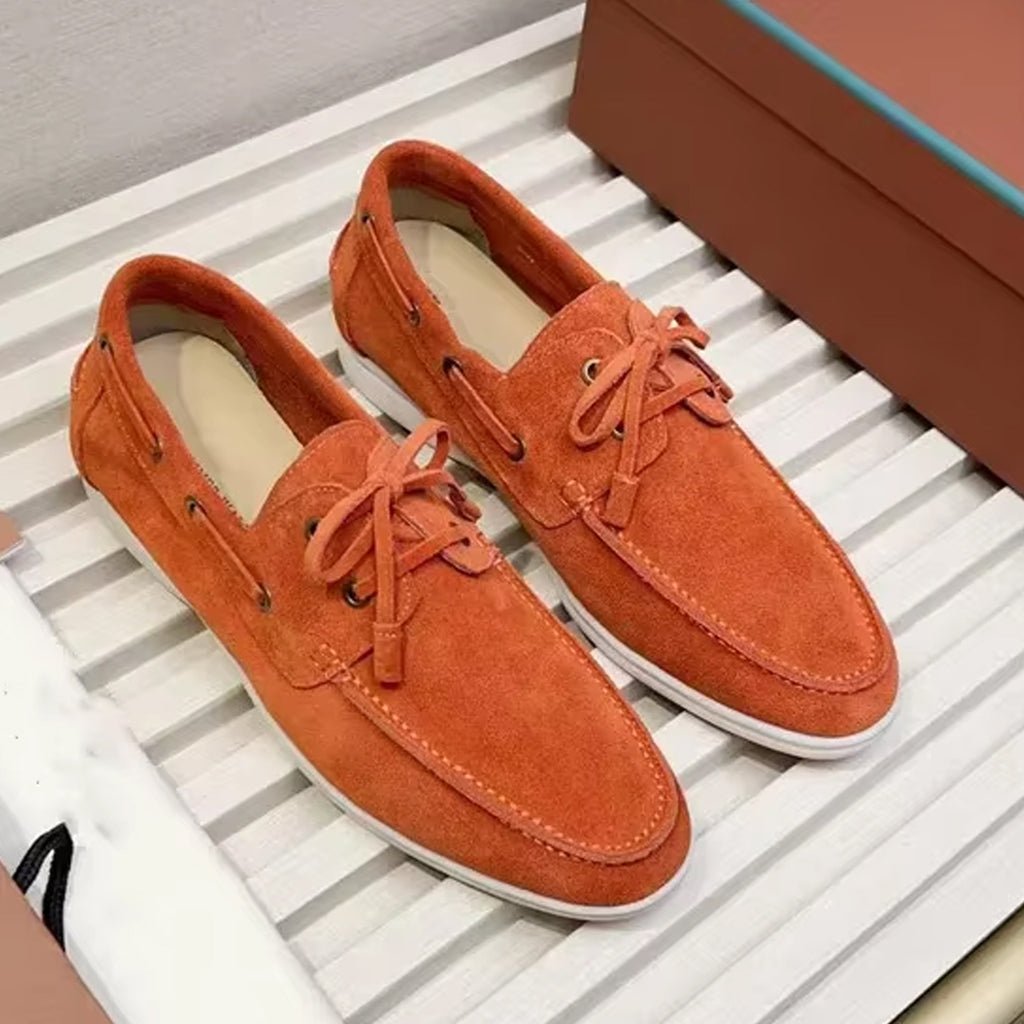 Eleganter Wildleder-Mokassin im Bootsschuh-Stil