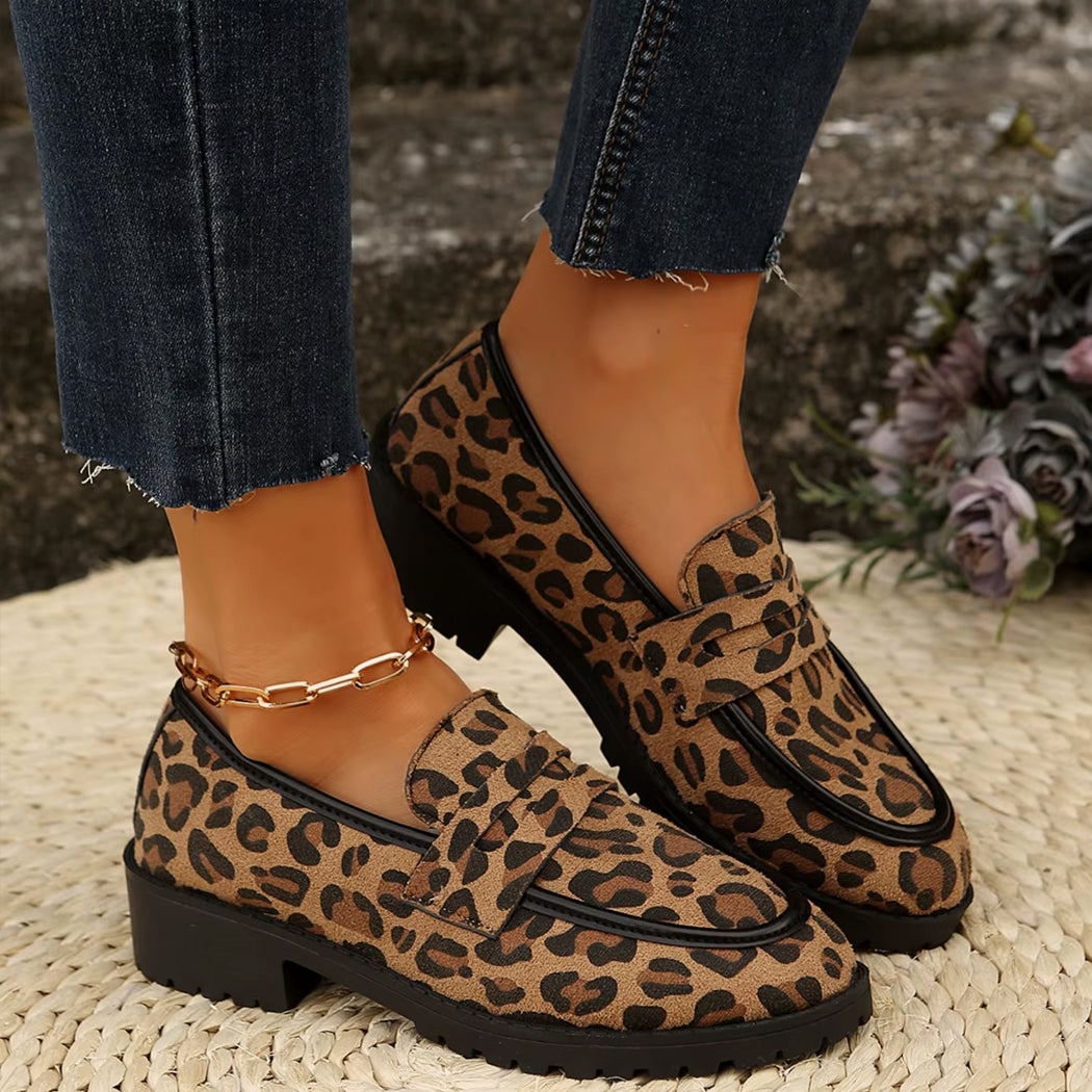 Leoparden-Loafer mit Absatz