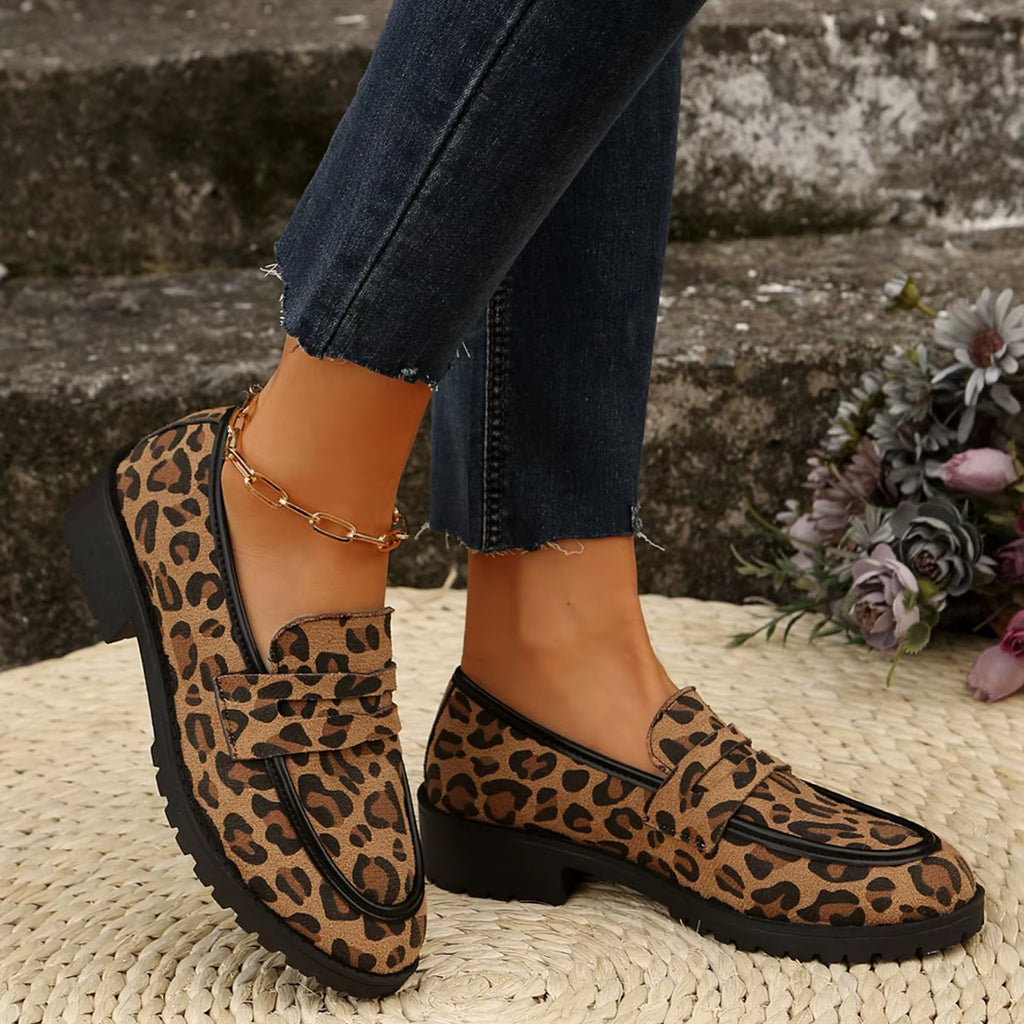 Leoparden-Loafer mit Absatz