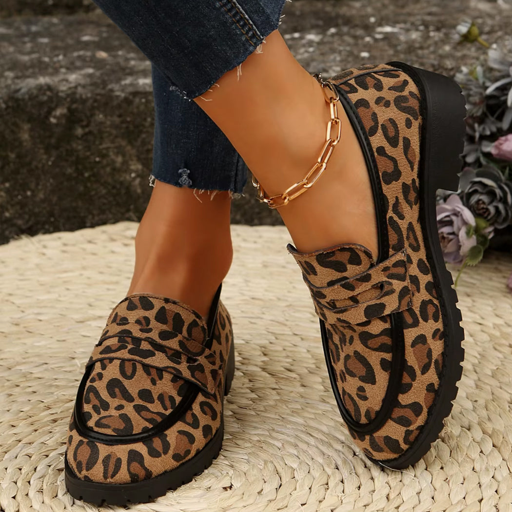 Leoparden-Loafer mit Absatz