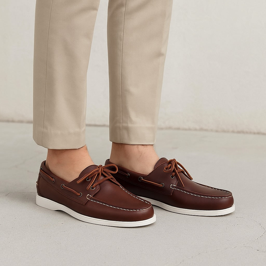 Herren-Bootsmokassins mit Schnürsenkeln aus Kunstleder