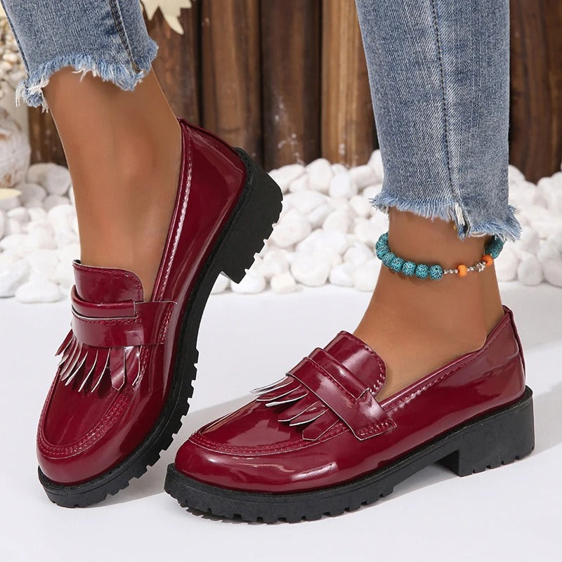 Lackierte Loafer mit Fransen für Damen