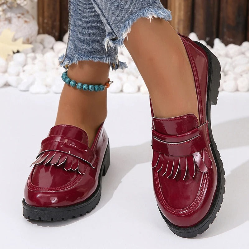 Lackierte Loafer mit Fransen für Damen