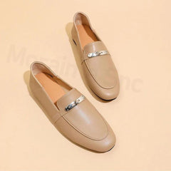 Leichte Damenmokassins mit quadratischem Absatz aus echtem Leder, Beige