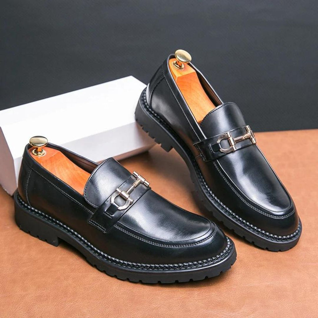 Schwarze Loafer mit Metallschnalle aus Kunstleder für Herren