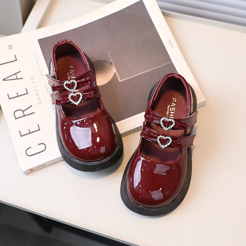 Bezaubernde Lackloafer für Mädchen mit Doppelriemen