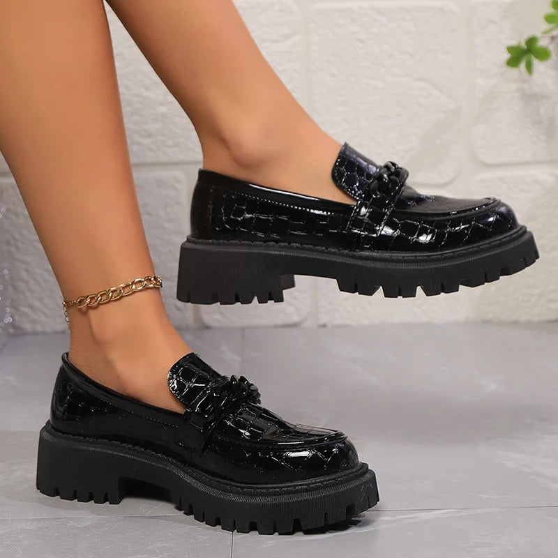 Schwarze Loafer in Lackleder mit Kroko-Optik für Damen