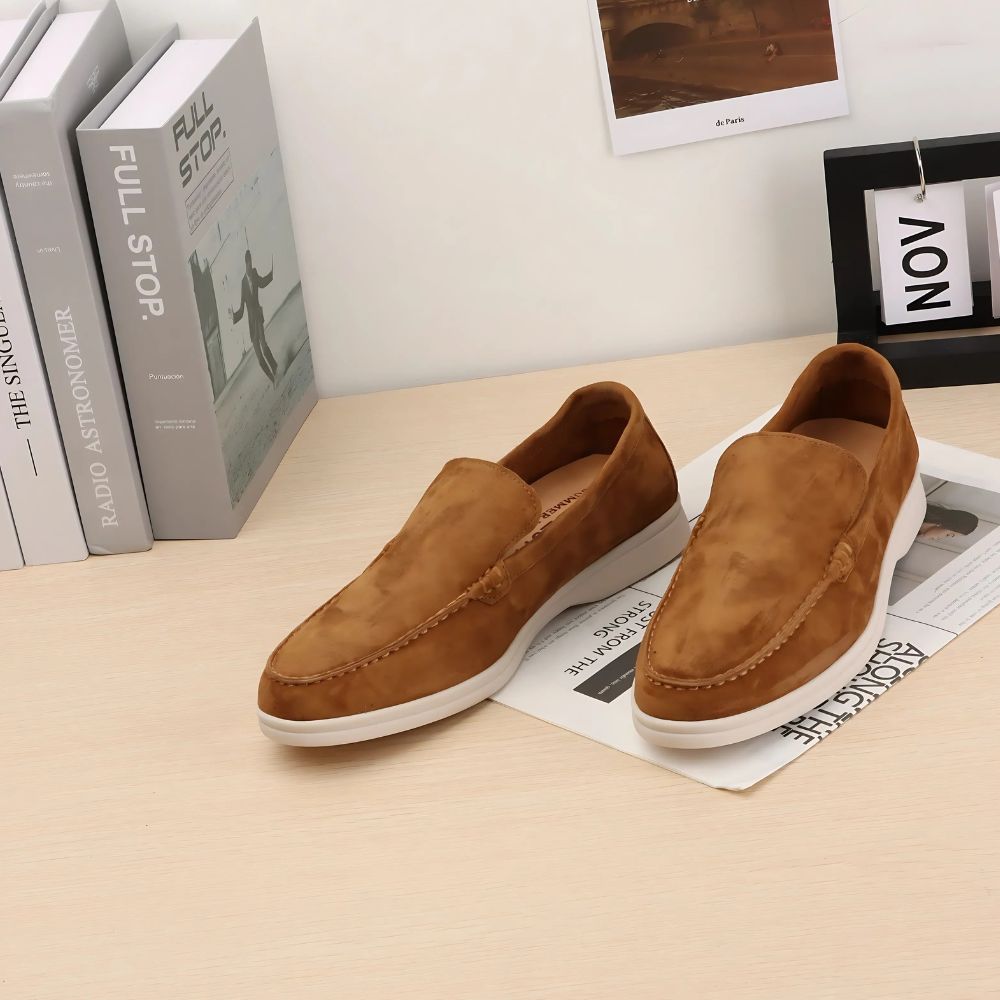 Stefano Loafer aus Wildleder in Braun, helle Sohle