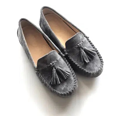 Damen-Slipper mit Quasten aus echtem Wildleder