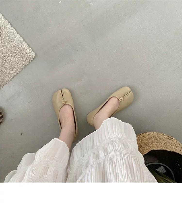 Flache Tabi-Ballerinas im Mokassin-Stil