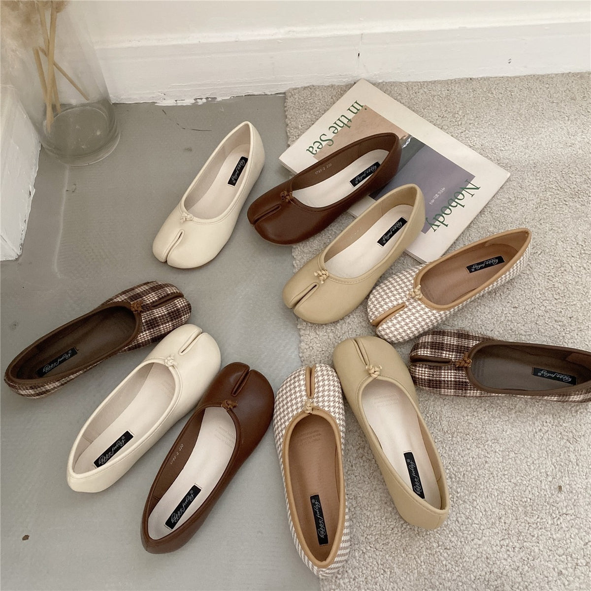 Flache Tabi-Ballerinas im Mokassin-Stil