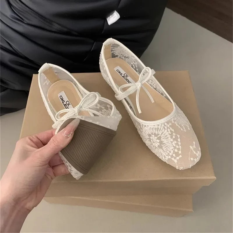 Damen Mary Jane Schuhe aus Spitze