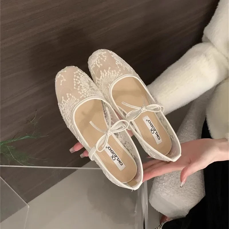 Damen Mary Jane Schuhe aus Spitze