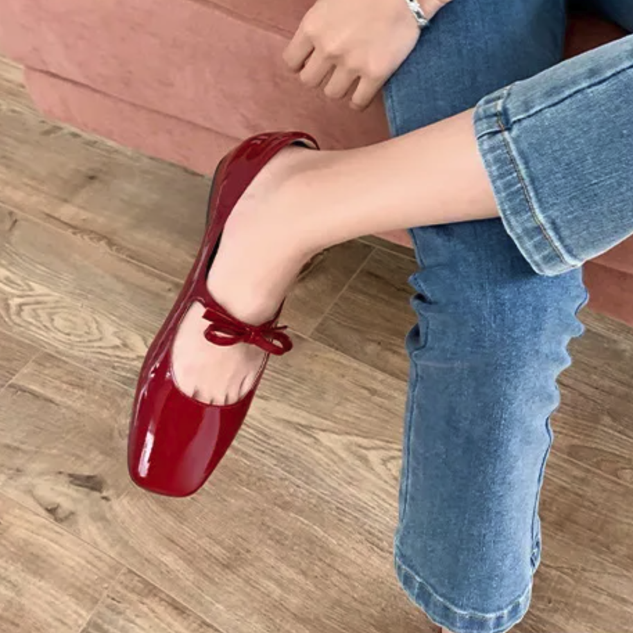 Mary Jane Loafer mit eckiger Spitze und Schleife