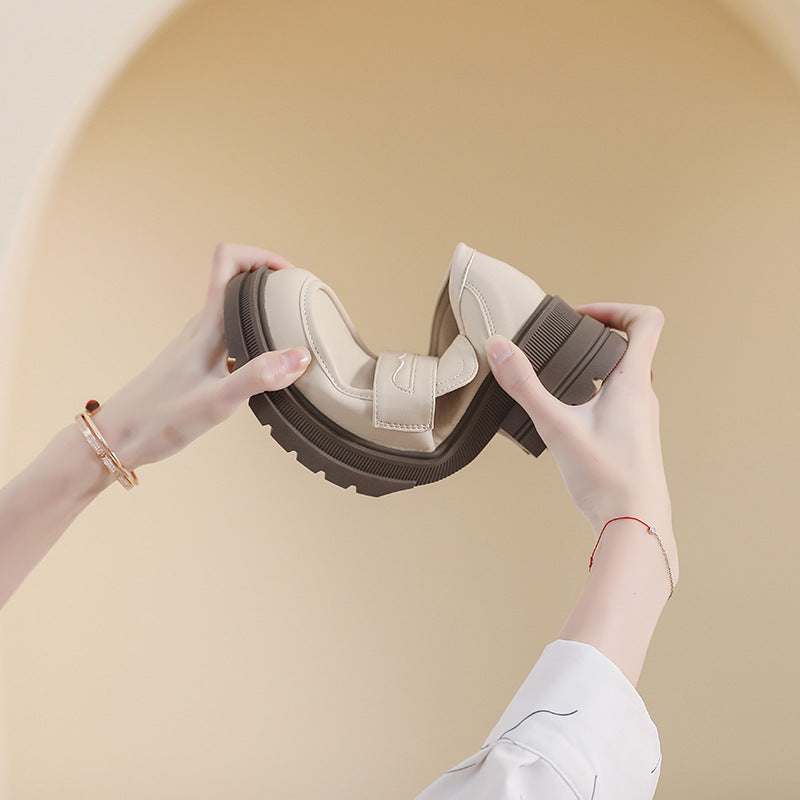 Plateau-Loafer aus beigem Kunstleder für Damen