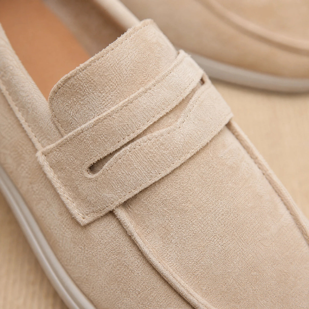 Damen-Loafer mit Spange und weißer Sohle, Beige, Ansicht 2