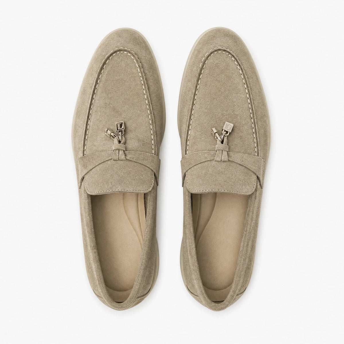 Damen-Loafer aus Wildlederimitat mit Metallquaste in Taupe, Ansicht 1