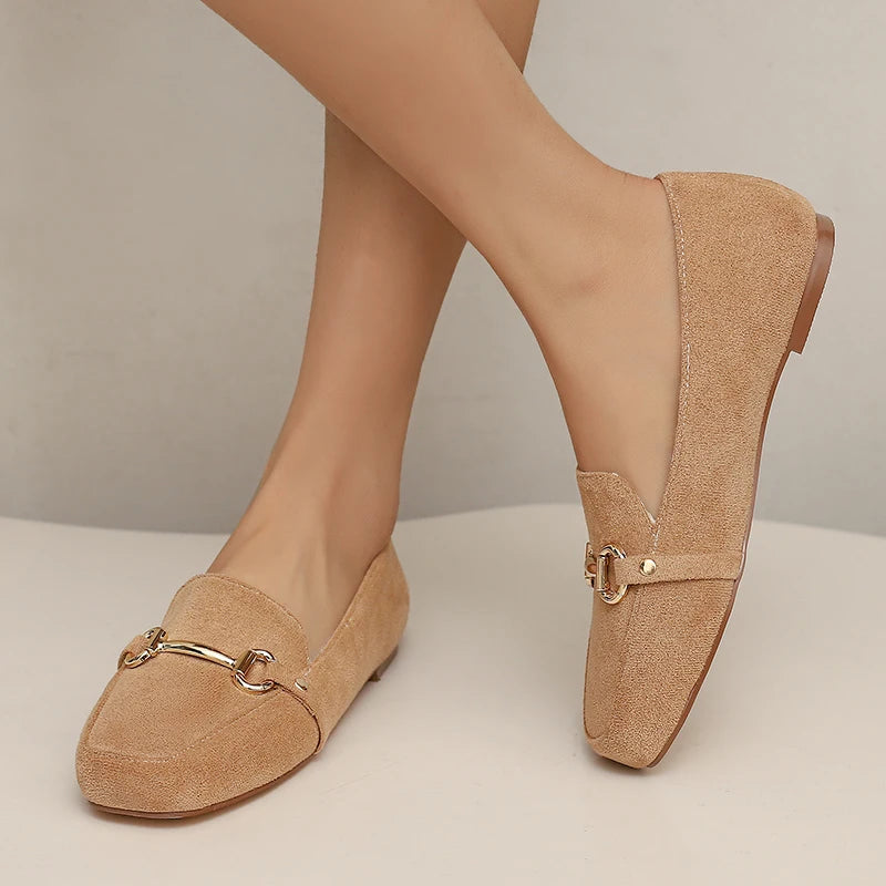 Eckige Spitze des Damen-Loafers aus Kunstwildleder