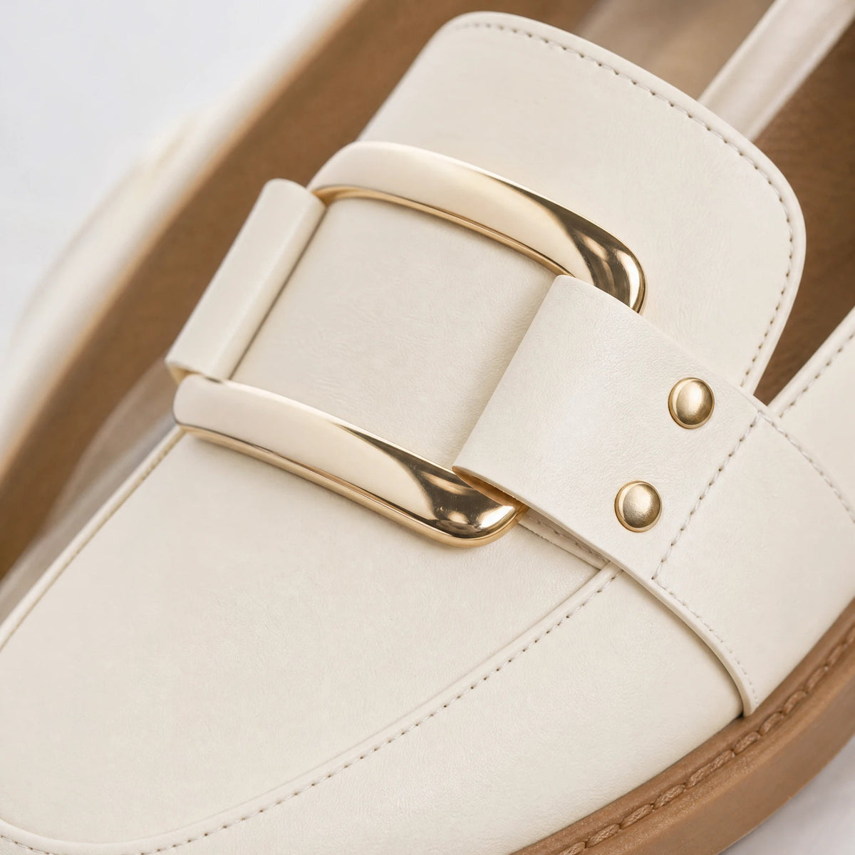 Mokassin in Cremebeige mit Camel-Sohle, Vorderansicht Bild
