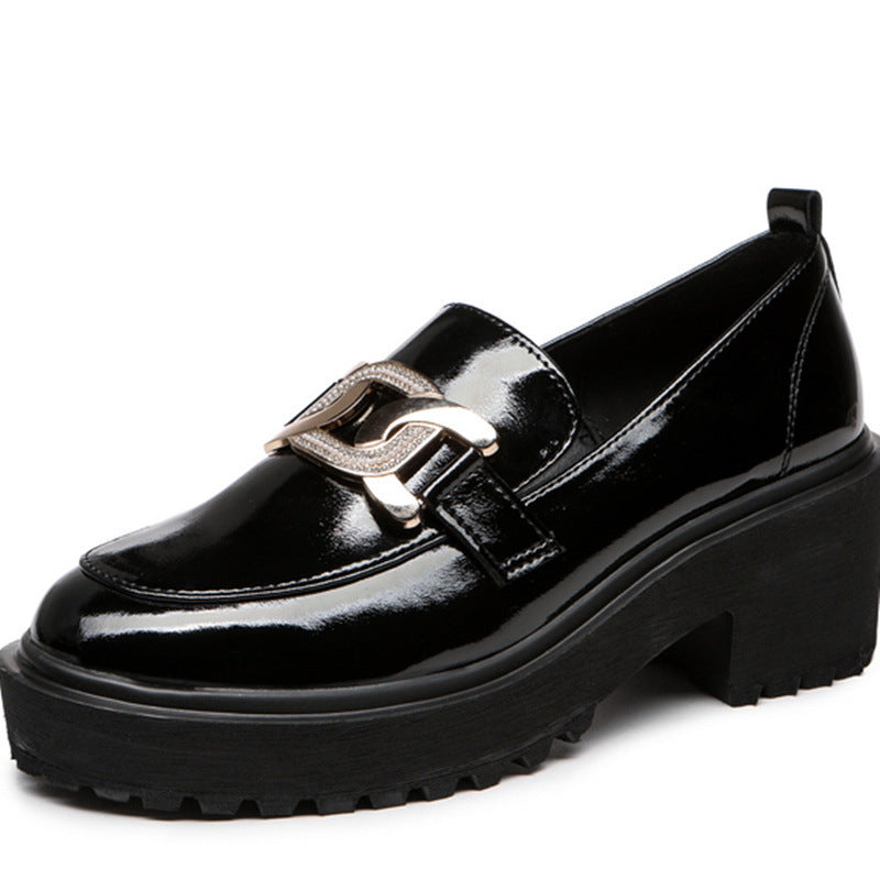 Plateau-Loafer mit glitzernder goldener Kette für Damen