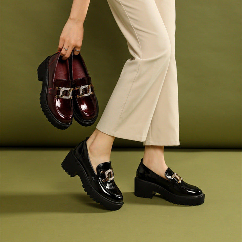 Plateau-Loafer mit glitzernder goldener Kette für Damen