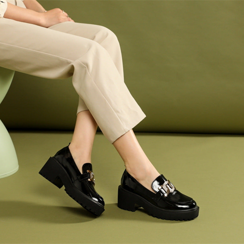 Plateau-Loafer mit glitzernder goldener Kette für Damen