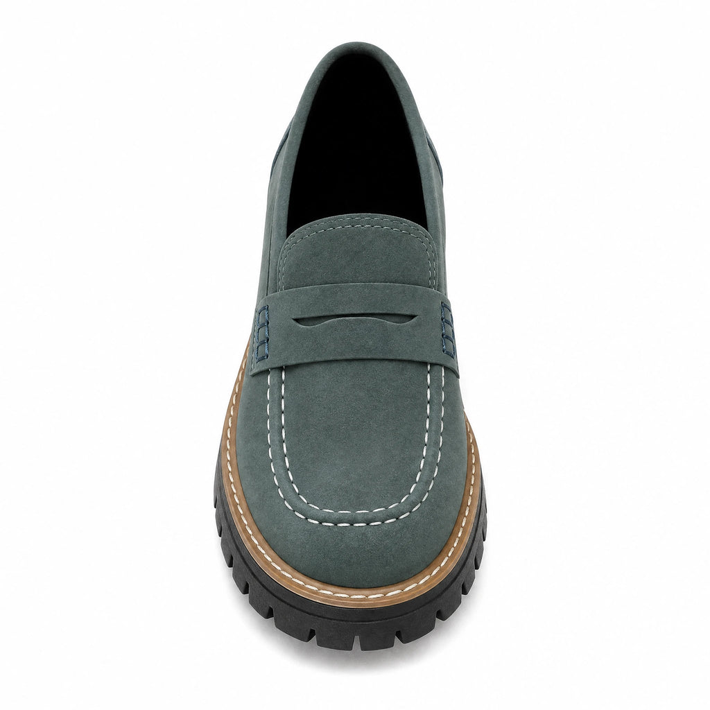 Kontrastierende Nähte am Slipper