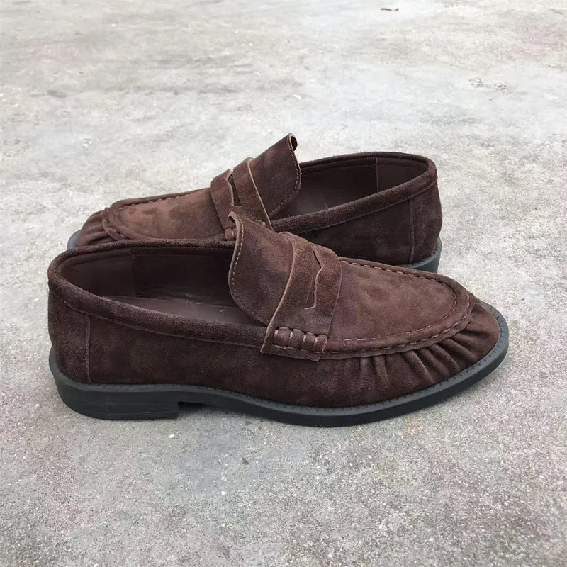 Brauner Slipper, Rückansicht