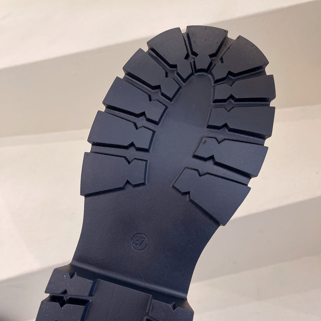 Damen-Loafer in Lackoptik mit dicker Sohle
