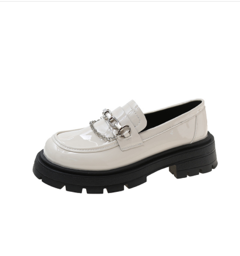 Damen-Loafer in Lackoptik mit dicker Sohle
